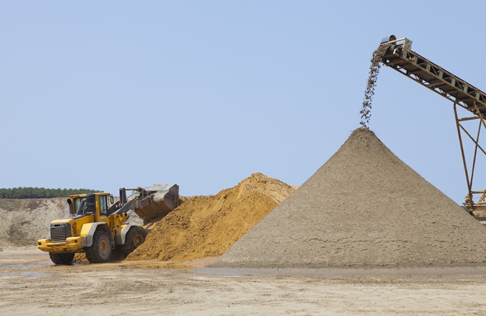 Photo of sand sieving operations at mine site