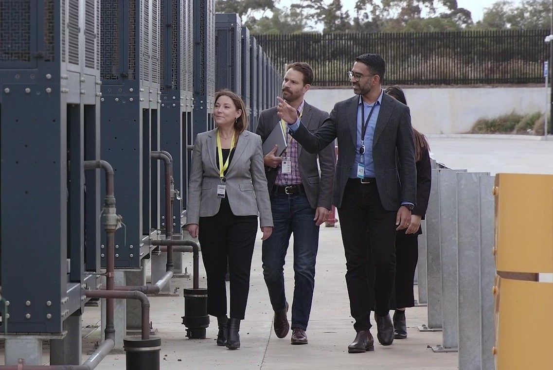 Invest Victoria staff tour AirTrunk 